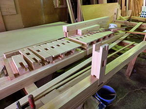 �i3�j�n���E�� ���H